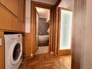 Φωτογραφία από το άλμπουμ του City view apartment in center of Brasov, AFI στο Μπρασόβ