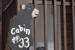 Gatlinburg Cabin Near Ripley's Aquarium的证书、奖牌、标识或其他文件