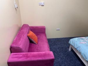 Postel nebo postele na pokoji v ubytování Kings Business Suite