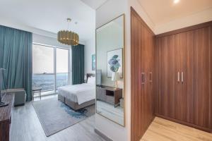 Golf Views in 30th Floorにあるベッド