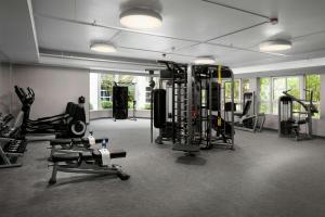 Fitness centrum a/nebo fitness zařízení v ubytování Courtyard by Marriott Seattle Bellevue/Downtown