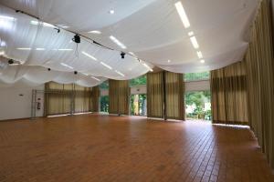 a large room with a large white ceiling at Hotel Berro D`Agua Eco Resort in Avaré +136 photos