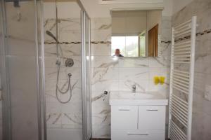 Kúpeľňa v ubytovaní Appartements Gärtner + 37 fotografií