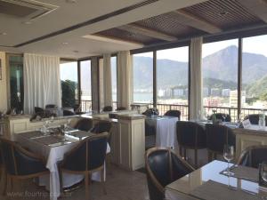 En generel udsigt til bjerge eller udsigt til bjerge taget fra lejlighedshotellet