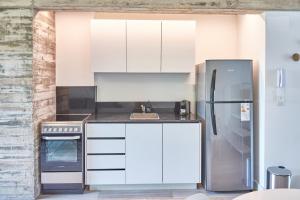Up Recoleta Apartments的厨房或小厨房