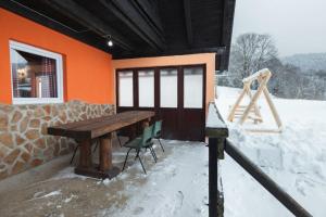 Planinska Kuća OBLAK v zimě + 3 fotografie