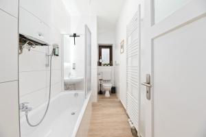 Vannituba majutusasutuses Lemon3 - CityNest mit Balkon & Workspace - Nähe Bahnhof
