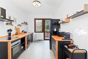 Köök või kööginurk majutusasutuses Lemon3 - CityNest mit Balkon & Workspace - Nähe Bahnhof