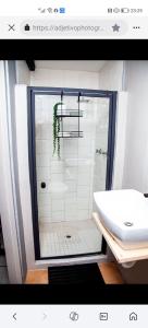 Bilik mandi di Villa Rosie +23 gambar