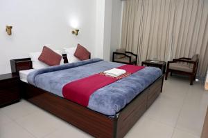 Postel nebo postele na pokoji v ubytování Tara Home Shimla Near Mall Road