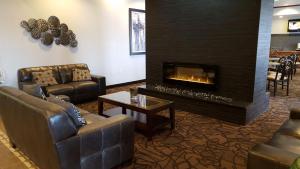 Posezení v ubytování Expressway Suites Fargo