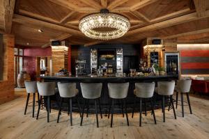 Lounge nebo bar v ubytování Hotel Piz Buin Klosters