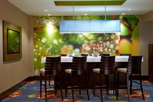 Posezení v ubytování Courtyard by Marriott Ithaca Airport/University + 15 fotografií