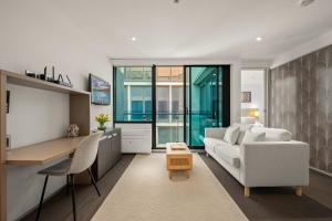 Χώρος καθιστικού στο City Stays - Plus