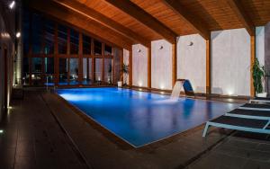 Basen w obiekcie Hotel Horal lub w pobliżu