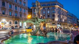 Bazén v ubytování Gh Trevi Fountain nebo v jeho okolí