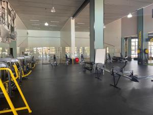 プレトリアにあるThe Blydeの建物内の空きジム(カーディオ機器付)