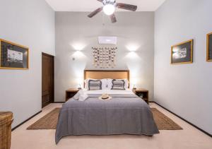 Ένα ή περισσότερα κρεβάτια σε δωμάτιο στο FREE PRIVATE PARKING Casa Balada en Santa Lucía Centro Mérida