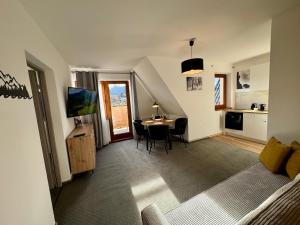 Televízia a/alebo spoločenská miestnosť v ubytovaní Villa 84 & Apartments - Jacuzzi, Sauna