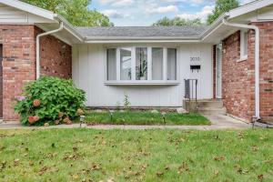 Κήπος έξω από το Golden Shamrock 3BR Home 3min to ND