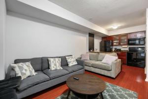 Ruang duduk di Liberty Village Townhouse