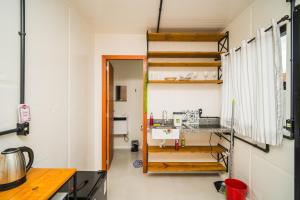 Kuhinja oz. manjša kuhinja v nastanitvi Tiny House completa proximo a Arena OPUS