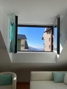 Ein allgemeiner Bergblick oder ein Berglick von der Ferienwohnung aus