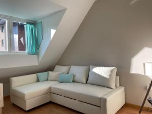 Ein Sitzbereich in der Unterkunft HOUSE TUVESA PREMIUM 1 DORMITORIO WIFI GRATiS