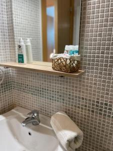 Ein Badezimmer in der Unterkunft HOUSE TUVESA PREMIUM 1 DORMITORIO WIFI GRATiS