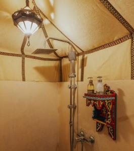 Koupelna v ubytování Tassili Luxury Desert Camp