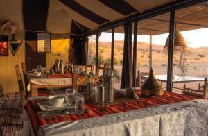 Nápoje v ubytování Tassili Luxury Desert Camp