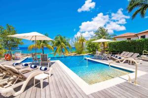 Gallery image of Casa Luna 14 - Last-Minute Deal on a Private Villa in a Gated Oceanfront Community in George Town +28 photos