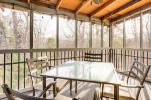 Μπαλκόνι ή βεράντα στο Massanutten Resort Getaway with Game Room!