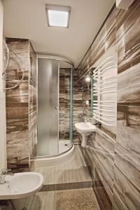 Ένα μπάνιο στο Apartamenty w Długoszówce