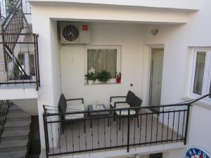 Balkón nebo terasa v ubytování Apartments Šime