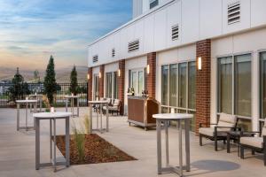 Balkoni atau teres di Courtyard by Marriott Pullman