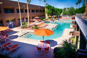 Bassein majutusasutuses Scottsdale Parkview või selle lähedal