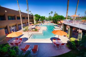 Bassein majutusasutuses Scottsdale Parkview või selle lähedal