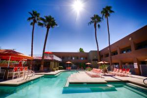 Bassein majutusasutuses Scottsdale Parkview või selle lähedal
