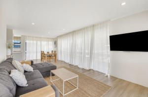 Μια τηλεόραση ή/και κέντρο ψυχαγωγίας στο Kooringal Unit 15