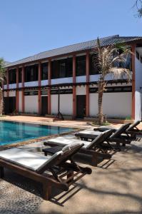Bazén v ubytování Monsane River Kwai Resort nebo v jeho okolí