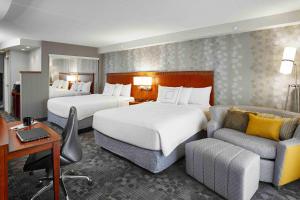 Voodi või voodid majutusasutuse Courtyard by Marriott Toronto Brampton toas