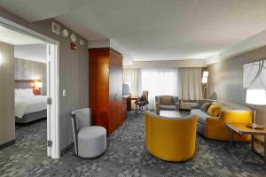 Istumisnurk majutusasutuses Courtyard by Marriott Toronto Brampton