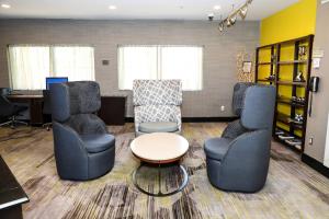 Istumisnurk majutusasutuses Courtyard by Marriott Toronto Brampton