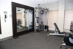 Spordikeskus ja/või sportimisvõimalused majutusasutuses Courtyard by Marriott Toronto Brampton