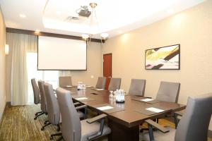 Ärikülastajate ala ja/või konverentsiruum majutusasutuses Courtyard by Marriott Toronto Brampton