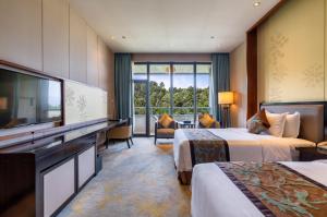 Gallery image of Tonglu Xizi Yunshan Jiuli Hotel in Tonglu +8 photos