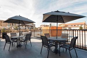 Balkón nebo terasa v ubytování Fairfield Inn & Suites by Marriott Austin Buda