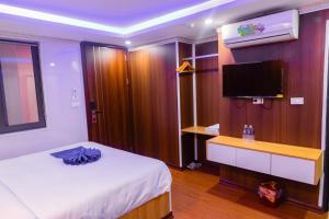 TV a/nebo společenská místnost v ubytování Sapa Grand Blue Hotel