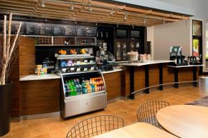 Nápoje v ubytování Courtyard by Marriott Tyler